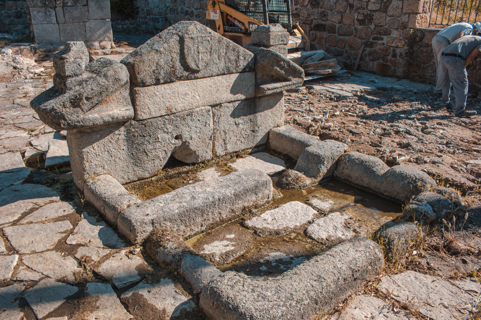 Comienzan los trabajos de restauración y conservación de la Fuente de las Ermitas