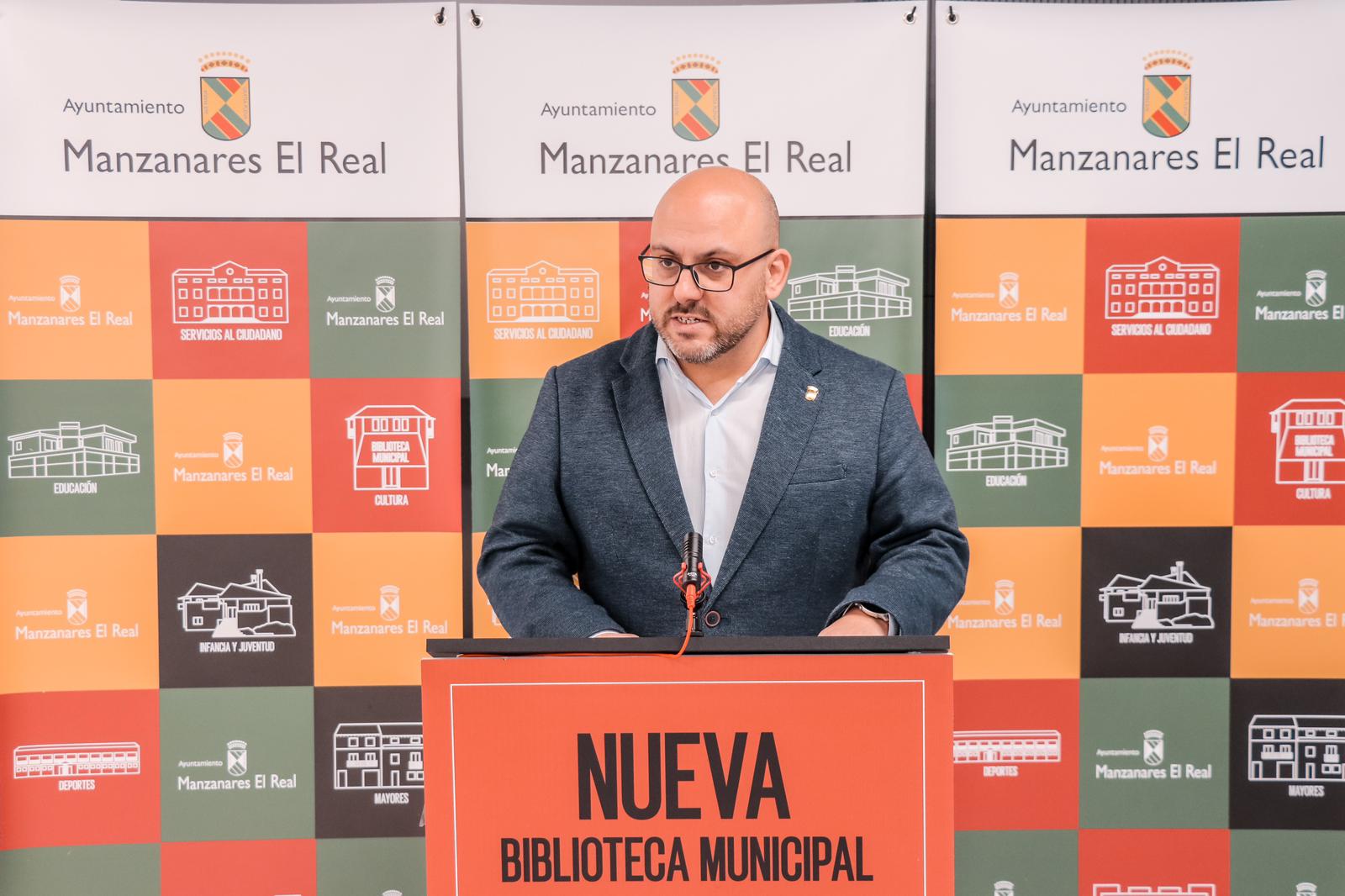 El Alcalde de Manzanares El Real, José Luis Labrador, en el acto de inauguración.