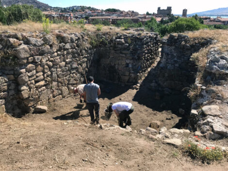 Excavaciones en el Castillo Viejo. Tercera semana 2021.