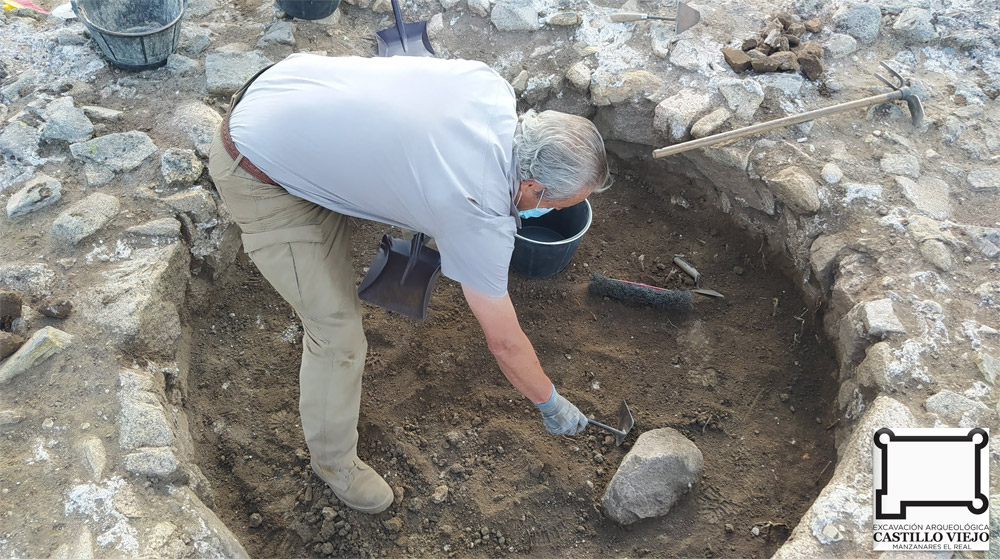 Excavaciones en el Castillo Viejo. Segunda semana 2021.