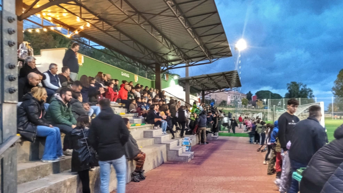 Presentación de los nuevos equipos femeninos de futbol de la Agrupación Deportiva El Real de Manzanares